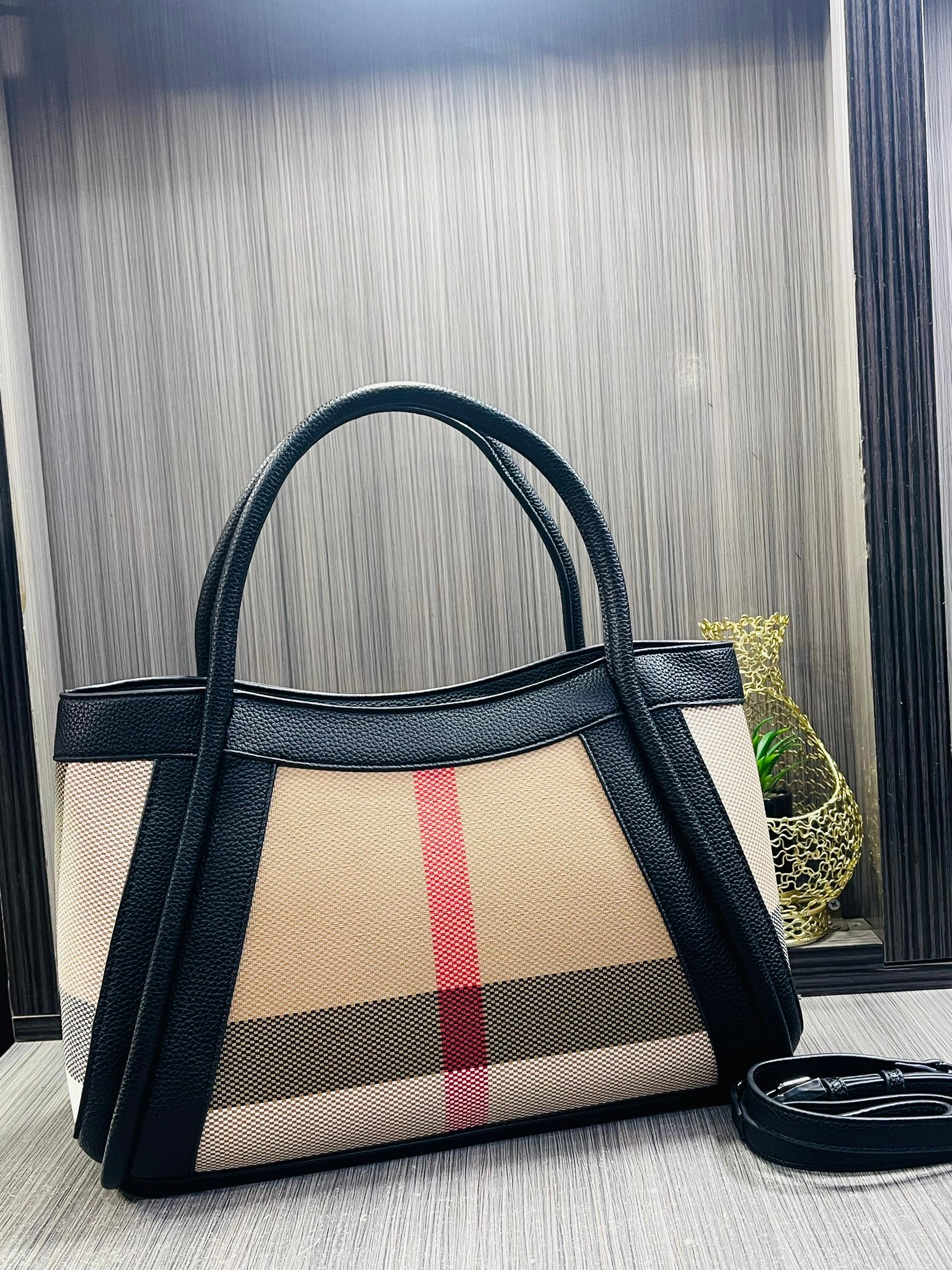 *Stock leather handbag 👜…